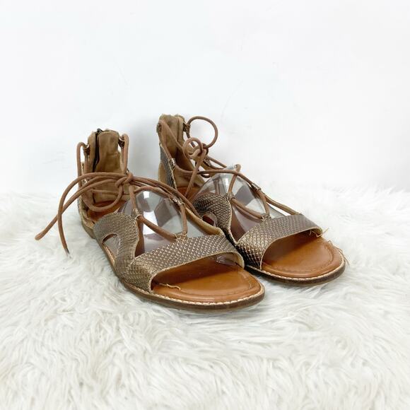 Crown Vintage Gladiator Flat Paysley Sandal Strappy Gold Women's Size 10 Stylish - Picture 1 of 12